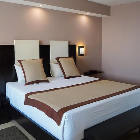 Cafe De Rome Hotel Dakar Kültér fotó
